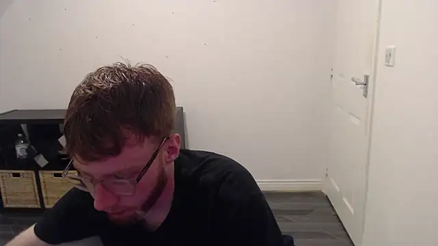 PrettyGinger online show from December 5, 5:01 pm