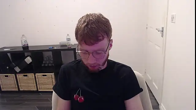 PrettyGinger online show from December 3, 4:33 pm