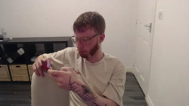 PrettyGinger online show from December 4, 4:54 pm