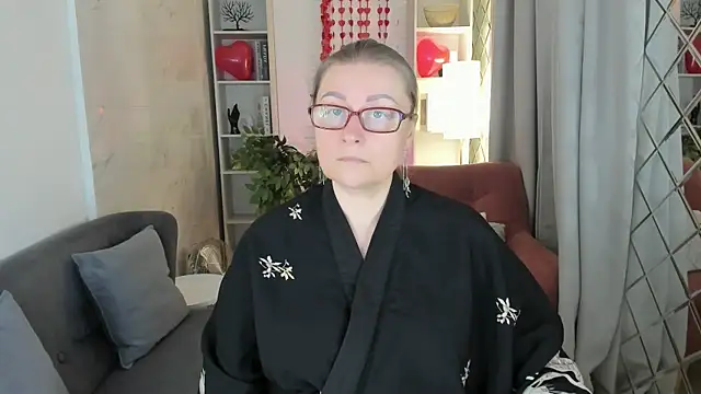 AlexandraKind online show from February 5, 1:40 pm