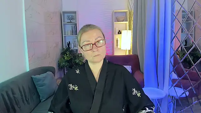 AlexandraKind online show from October 14, 8:42 pm
