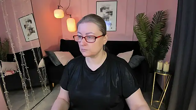 AlexandraKind online show from February 8, 1:42 pm