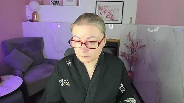 AlexandraKind online show from November 24, 8:42 pm