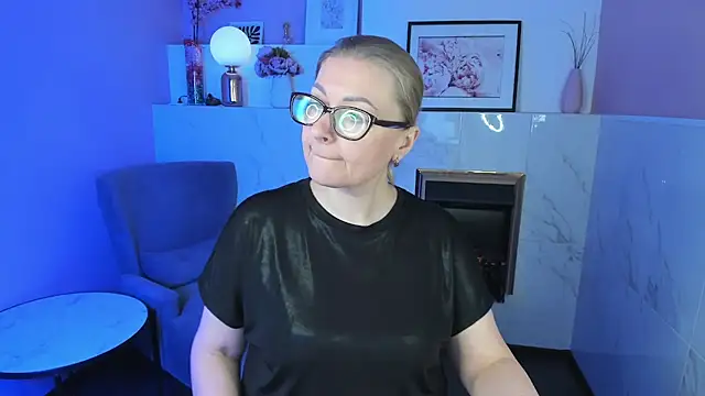 AlexandraKind online show from March 15, 4:54 pm