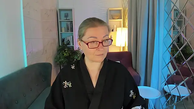 AlexandraKind online show from October 21, 8:19 pm