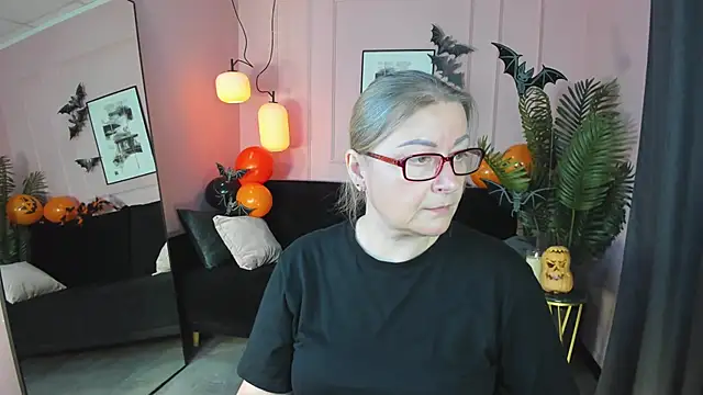 AlexandraKind online show from October 31, 8:38 pm