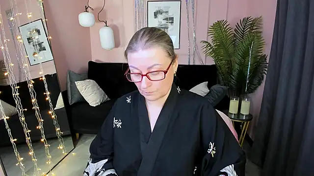 AlexandraKind online show from January 9, 1:45 am