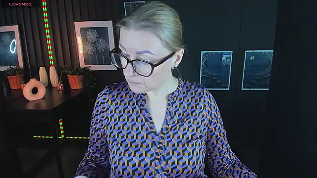 AlexandraKind online show from March 5, 6:01 am