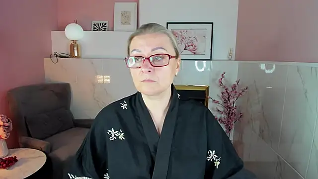 AlexandraKind online show from October 5, 1:35 pm