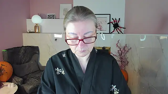 AlexandraKind online show from October 29, 1:32 pm