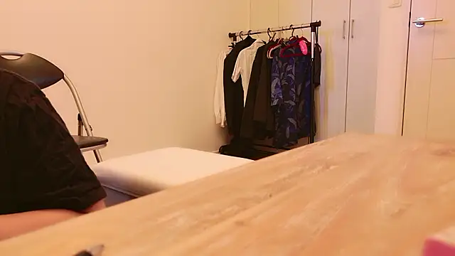 Snapshot of undo-busoku69 chatting on September 14, 4:57 am undo-busoku69 online show from September 14, 4:57 am