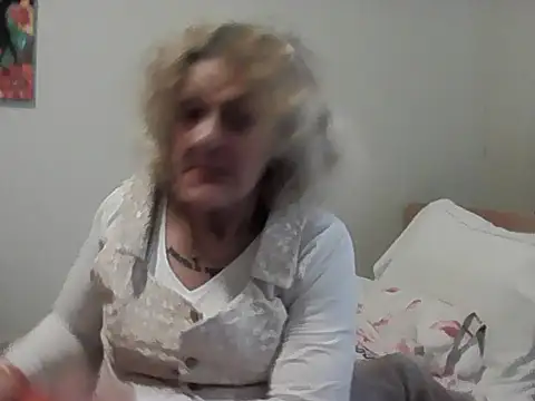 housewife shantie online show from March 28, 10:27 am