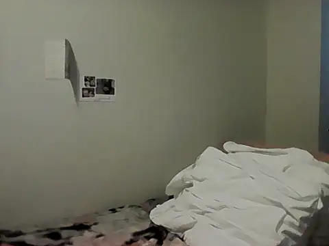 Snapshot of housewife_shantie chatting on March 4, 7:27 am housewife shantie online show from March 4, 7:27 am