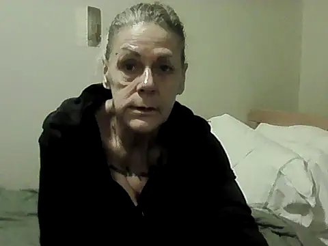 Snapshot of housewife_shantie chatting on February 3, 7:46 am housewife shantie online show from February 3, 7:46 am