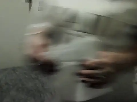 housewife shantie online show from November 17, 7:12 am