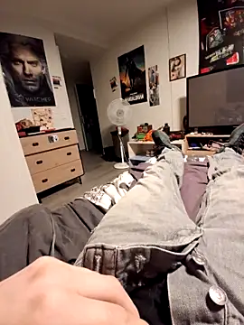 Snapshot of stev3w chatting on November 7, 6:29 am stev3w online show from November 7, 6:29 am