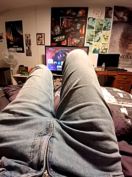 Snapshot of stev3w chatting on December 4, 6:07 pm stev3w online show from December 4, 6:07 pm