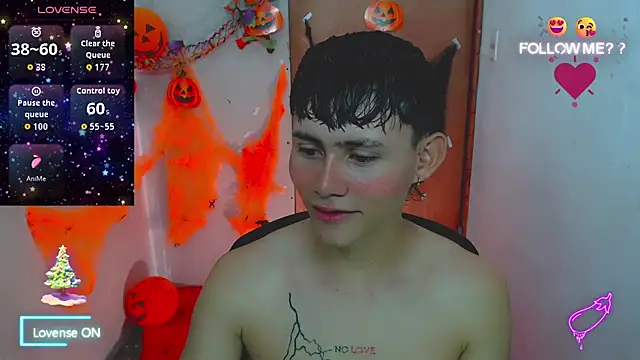 Snapshot of tanjiro_cute chatting on November 11, 9:15 am tanjiro cute online show from November 11, 9:15 am