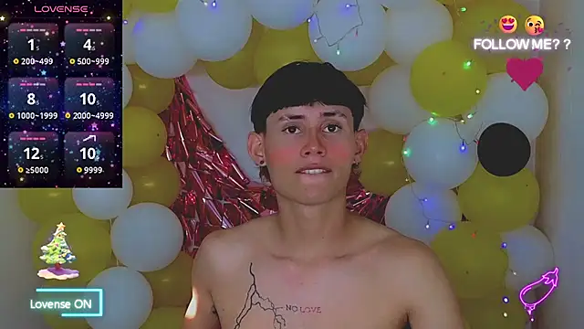 Snapshot of tanjiro_cute chatting on December 19, 8:33 pm tanjiro cute online show from December 19, 8:33 pm