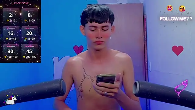 Snapshot of tanjiro_cute chatting on June 7, 4:07 am tanjiro cute online show from June 7, 4:07 am