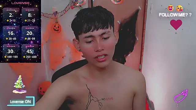 Snapshot of tanjiro_cute chatting on November 15, 4:49 am tanjiro cute online show from November 15, 4:49 am