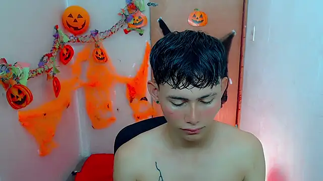 Snapshot of tanjiro_cute chatting on November 6, 10:08 am tanjiro cute online show from November 6, 10:08 am