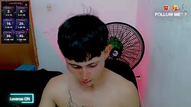 Snapshot of tanjiro_cute chatting on November 4, 11:08 pm tanjiro cute online show from November 4, 11:08 pm