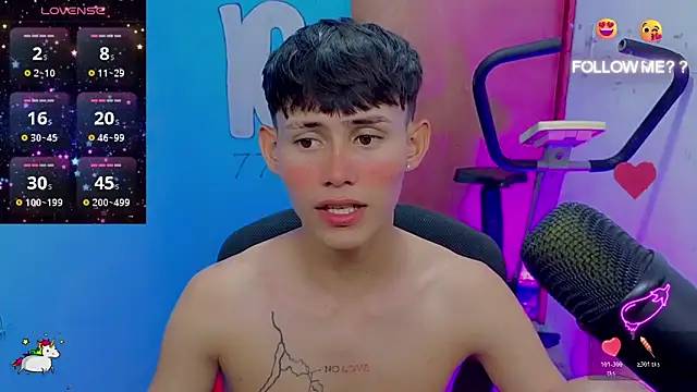 Snapshot of tanjiro_cute chatting on June 17, 3:06 am tanjiro cute online show from June 17, 3:06 am