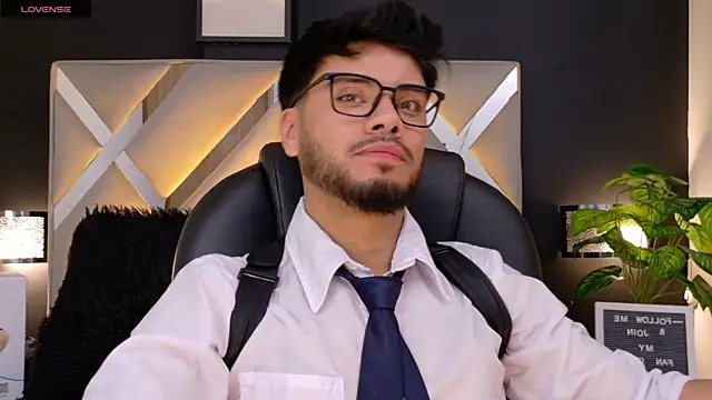 Snapshot of Tommidubois chatting on November 8, 4:38 am Tommidubois online show from November 8, 4:38 am