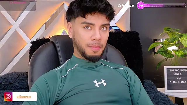 Snapshot of Tommidubois chatting on December 5, 4:00 am Tommidubois online show from December 5, 4:00 am