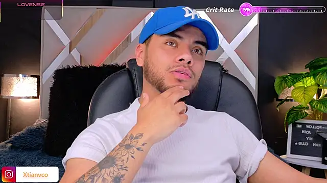 Snapshot of Tommidubois chatting on November 19, 3:39 am Tommidubois online show from November 19, 3:39 am