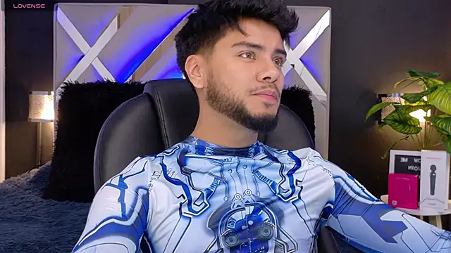 Snapshot of Tommidubois chatting on November 28, 4:01 am Tommidubois online show from November 28, 4:01 am