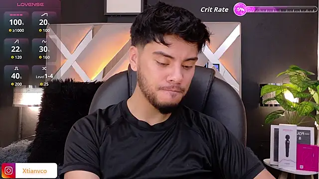 Snapshot of Tommidubois chatting on November 7, 4:39 am Tommidubois online show from November 7, 4:39 am