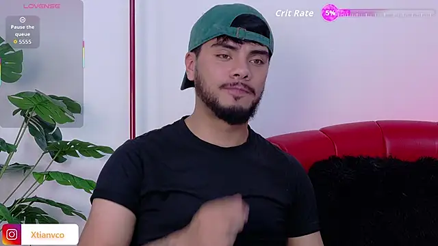 Snapshot of Tommidubois chatting on October 29, 3:38 am Tommidubois online show from October 29, 3:38 am