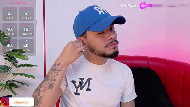 Snapshot of Tommidubois chatting on October 30, 3:27 am Tommidubois online show from October 30, 3:27 am