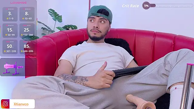 Snapshot of Tommidubois chatting on November 2, 4:28 am Tommidubois online show from November 2, 4:28 am