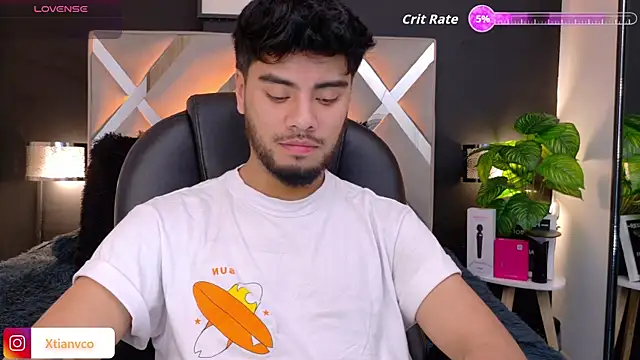 Snapshot of Tommidubois chatting on November 14, 3:54 am Tommidubois online show from November 14, 3:54 am