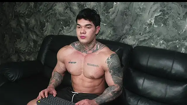 Snapshot of Justin_Clark chatting on October 27, 3:18 am Justin Clark online show from October 27, 3:18 am