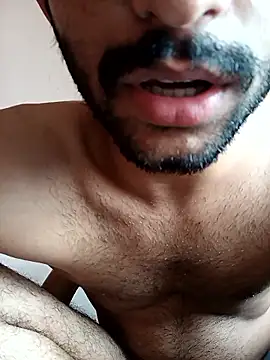 Snapshot of Vignesh3246 chatting on September 10, 7:18 am Vignesh3246 online show from September 10, 7:18 am