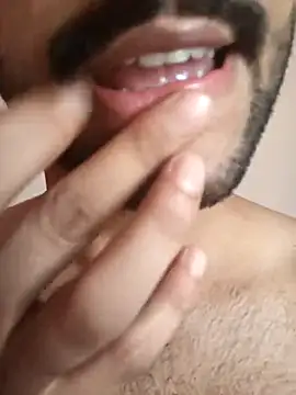 Snapshot of Vignesh3246 chatting on September 22, 10:21 am Vignesh3246 online show from September 22, 10:21 am