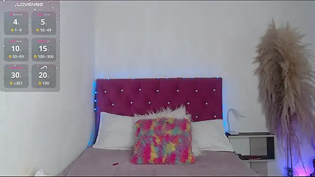 alinakiss online show from November 1, 6:24 pm