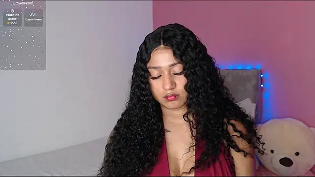 alinakiss online show from March 29, 7:15 pm