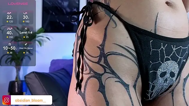 Snapshot of Alisson_Wynter chatting on May 16, 3:49 am Alisson Wynter online show from May 16, 3:49 am