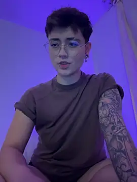 Snapshot of Chriss_gomez2 chatting on November 17, 9:02 am Chriss gomez2 online show from November 17, 9:02 am