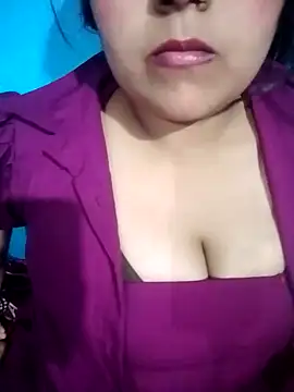 Love-Veronica online show from March 18, 9:01 am