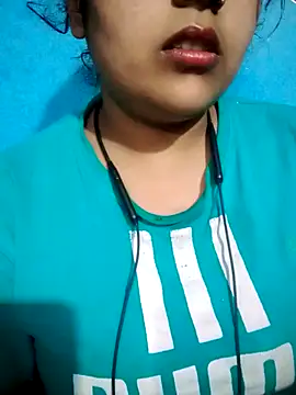 Love-Veronica online show from March 10, 11:25 am