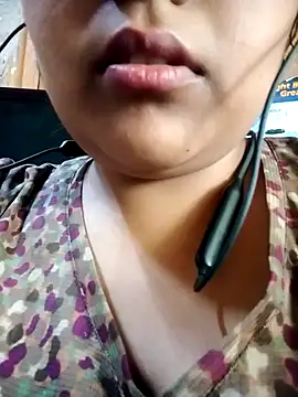 Love-Veronica online show from February 8, 8:12 am