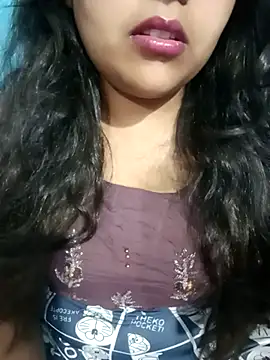 Love-Veronica online show from May 10, 6:32 pm