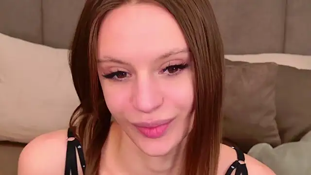 Snapshot of RebeccaMartons chatting on February 5, 3:45 am RebeccaMartons online show from February 5, 3:45 am