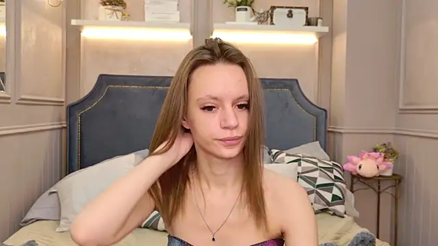 Snapshot of RebeccaMartons chatting on March 7, 8:44 pm RebeccaMartons online show from March 7, 8:44 pm